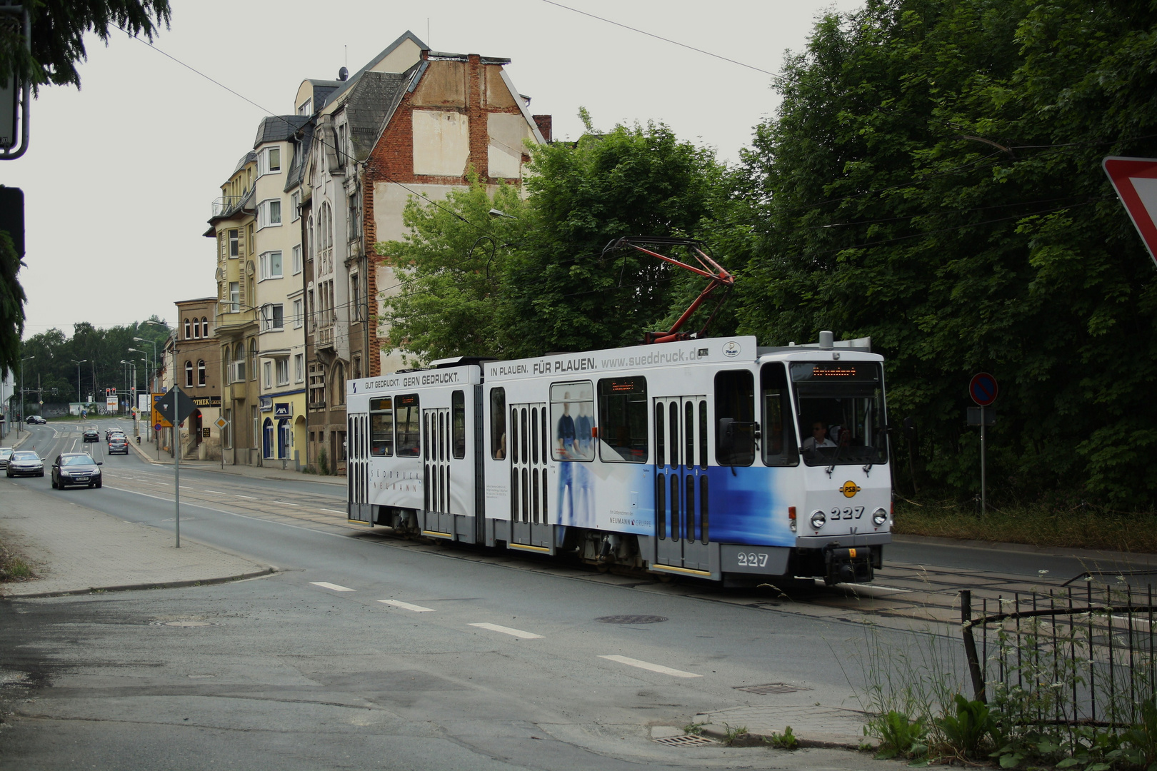 Nach dem Bergschlösschen .