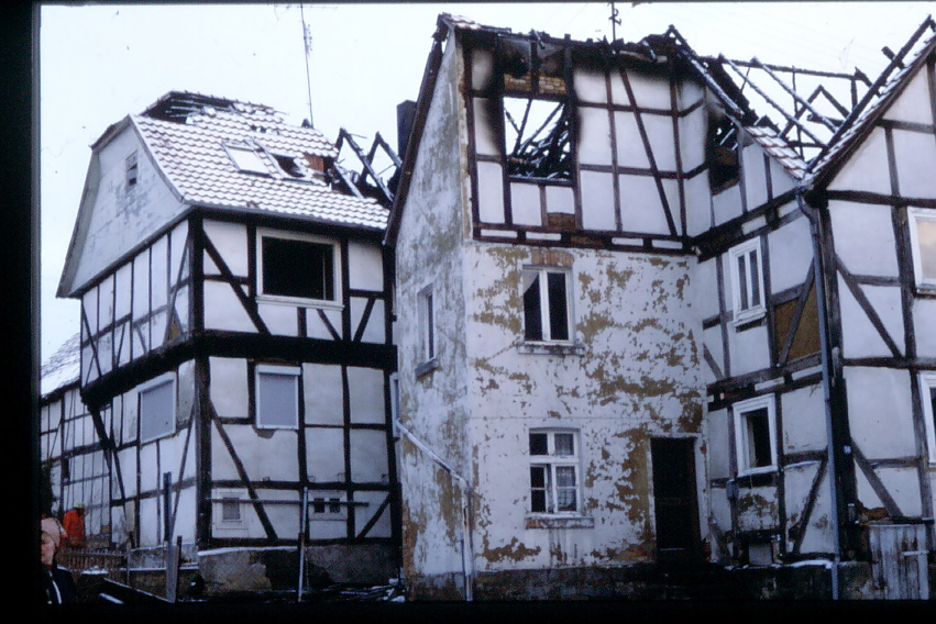 Nach dem Brand in einer Februarnacht