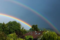 Nach dem Gewitter: Doppelregenbogen