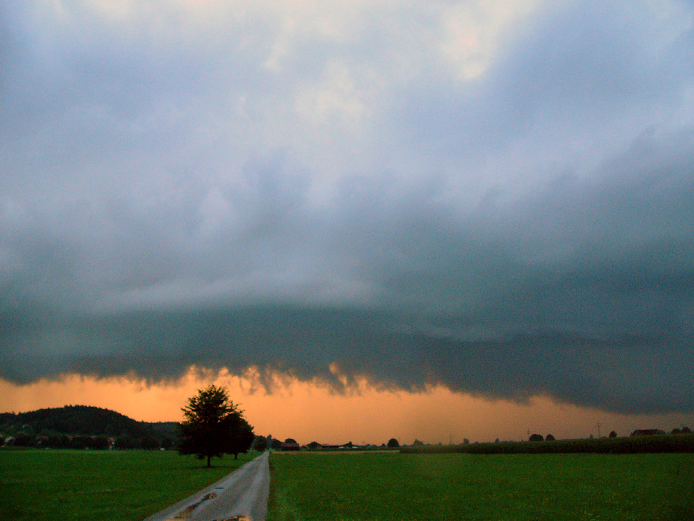 Nach dem Gewitter mit versöhnlichem Abendrot