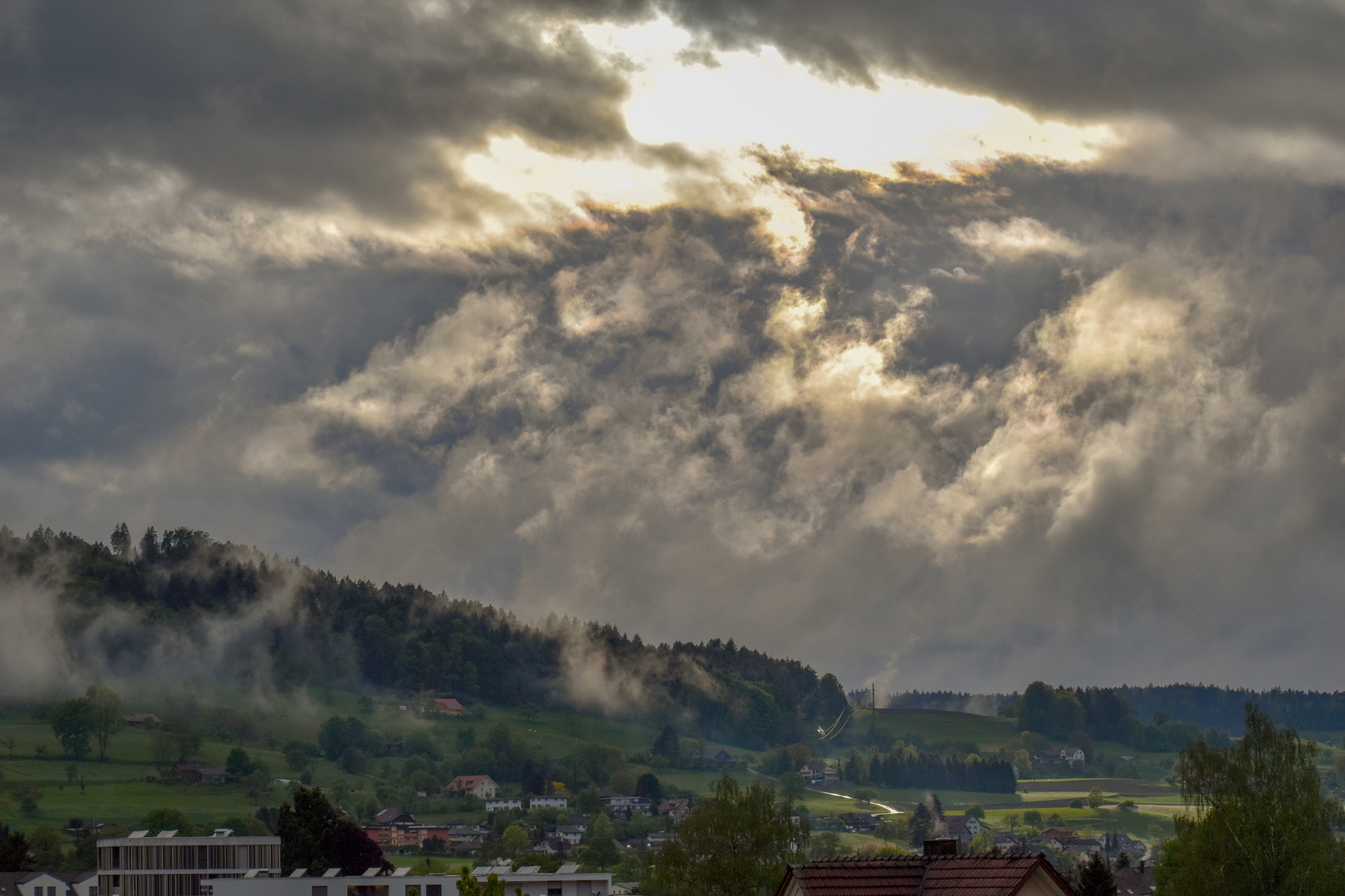 Nach dem Regen die Wolken