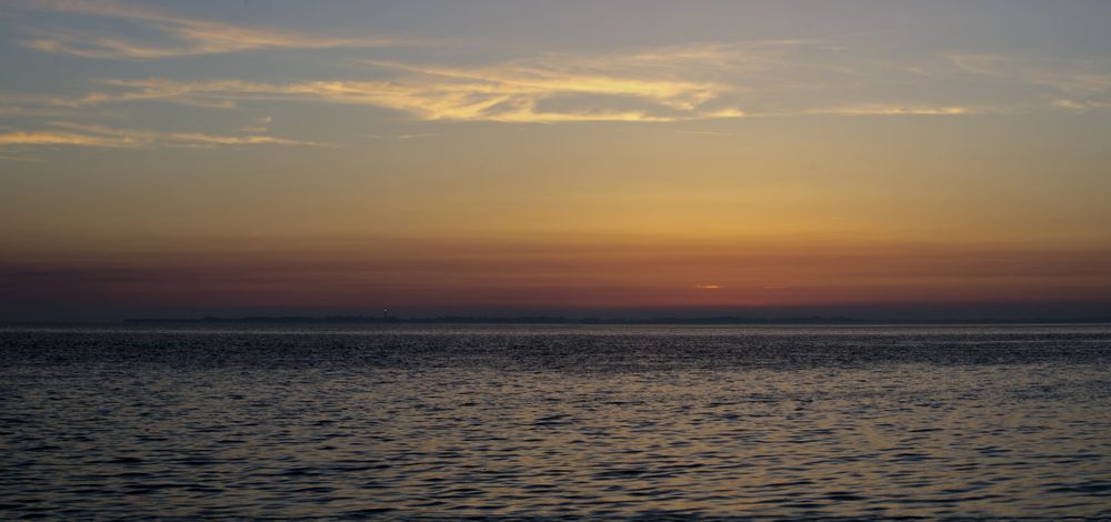 Nach dem Sonnenuntergang: Blick auf Amrum