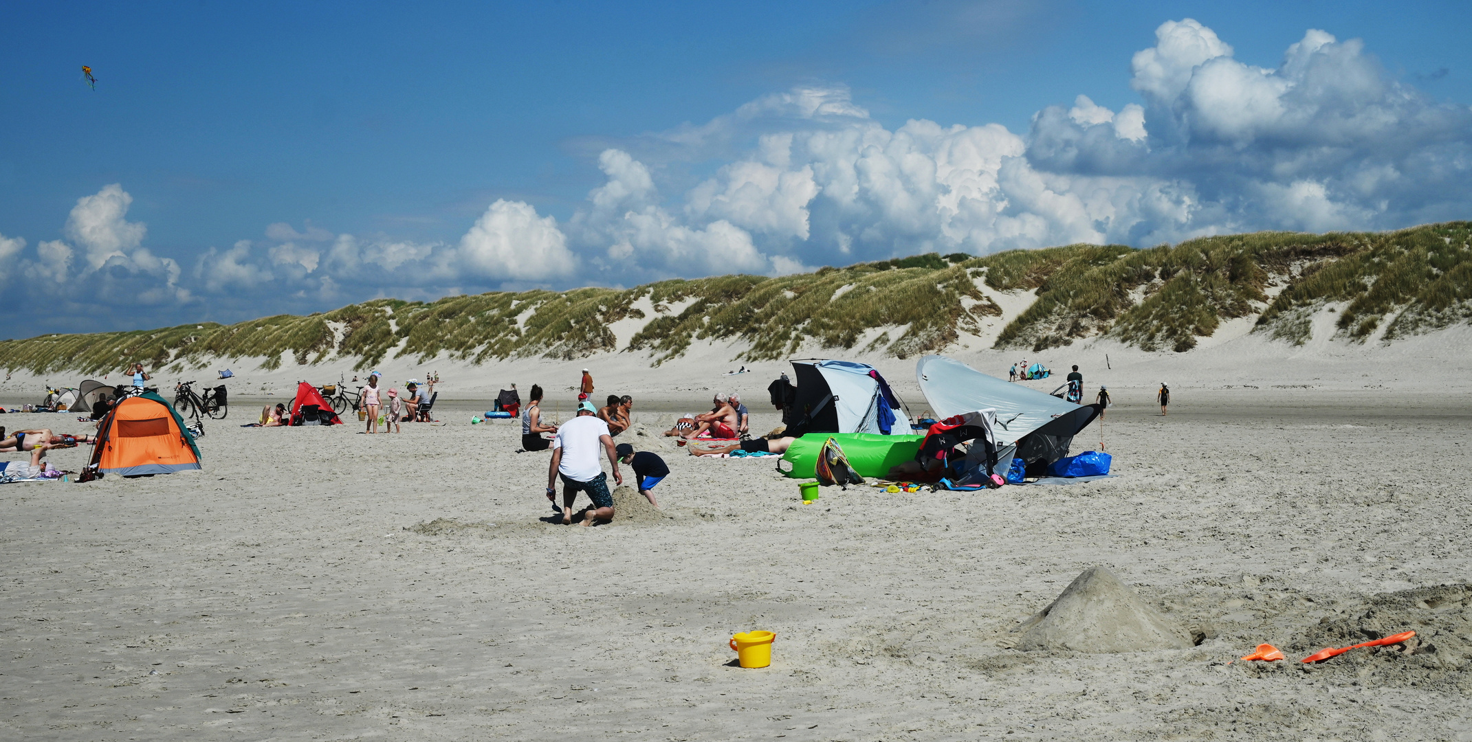 Nach dem Strand kam eine hohe Sanddüne