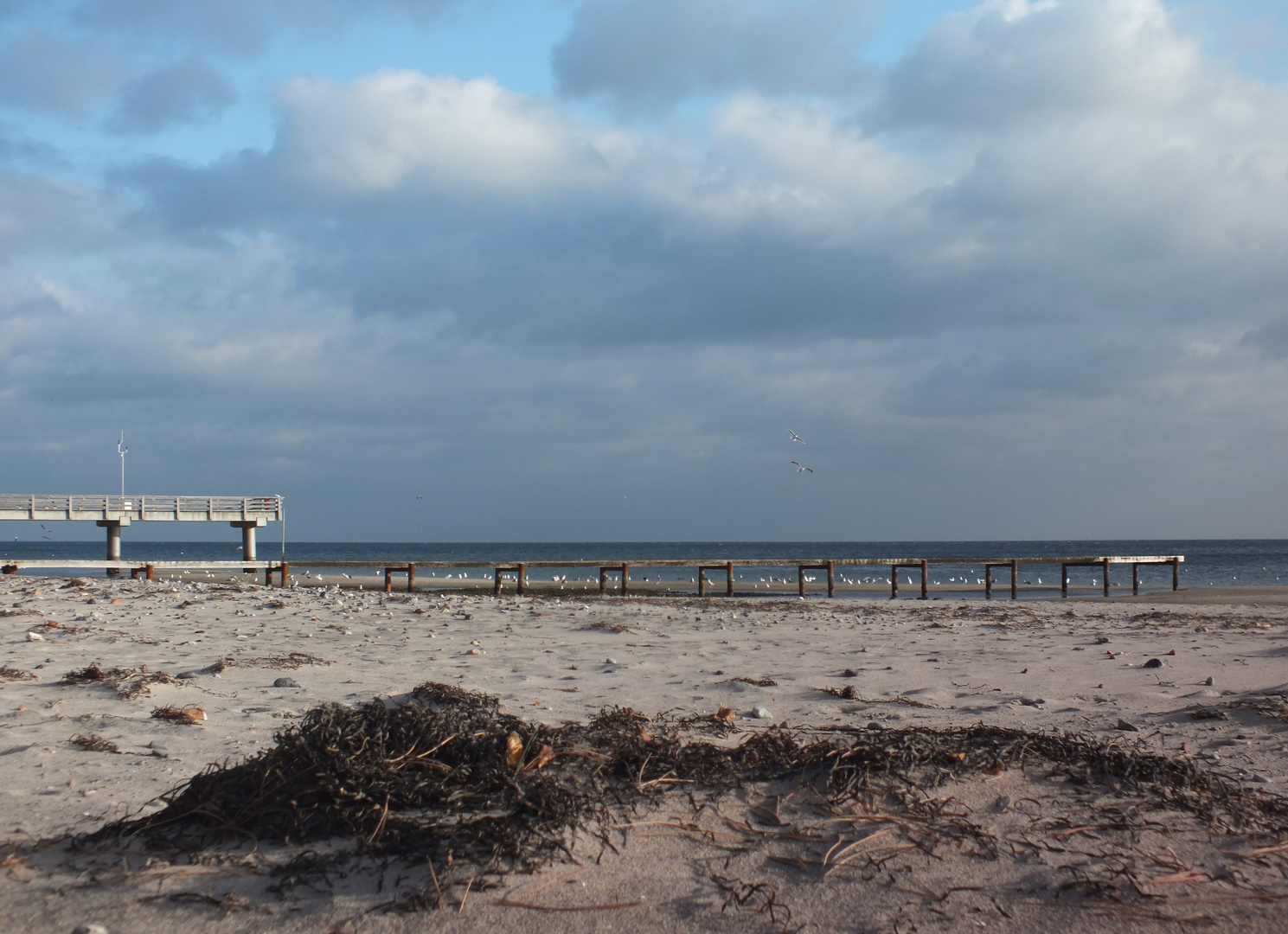 Nach dem Sturm:Flachwasser in Travemünde.