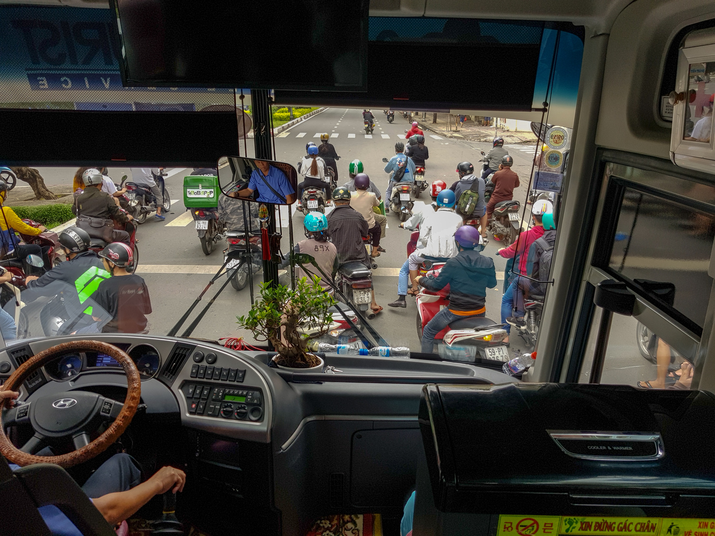 Nach dem Taifun: Kaum Verkehr in Saigon