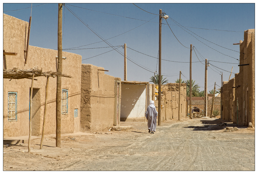 Nach dem Touristensturm........ Dorfstrasse in Merzouga