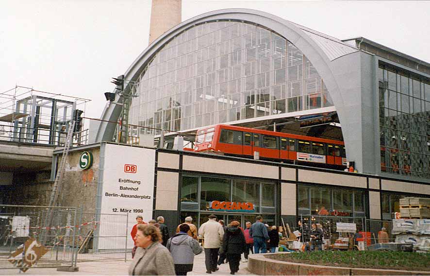 nach dem Umbau- S-Bahnhof Berlin-Alexanderplatz