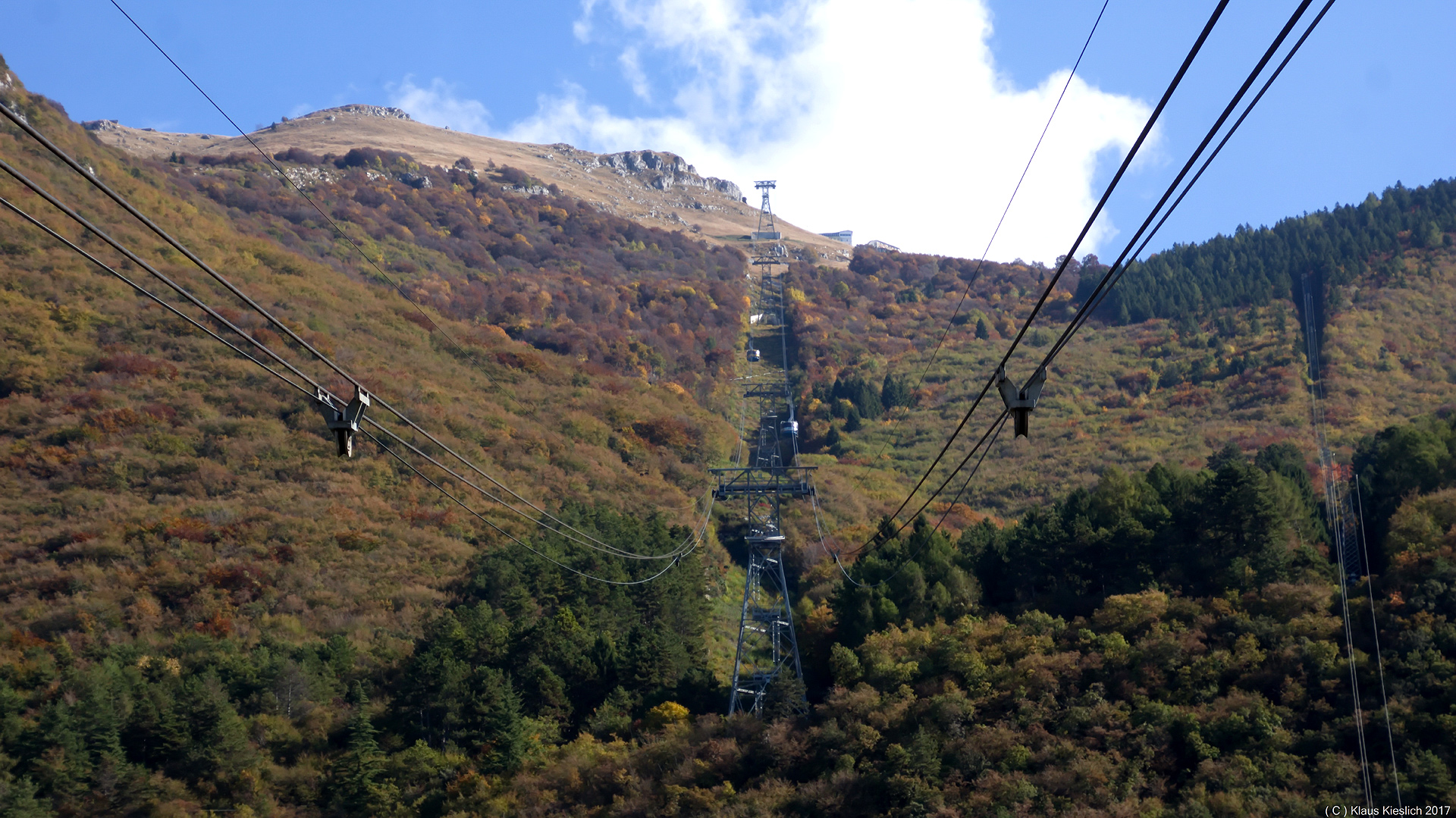 Nach dem Umsteigen in der Zwischenstation gehts weiter zum Gipfel des Monte Baldo