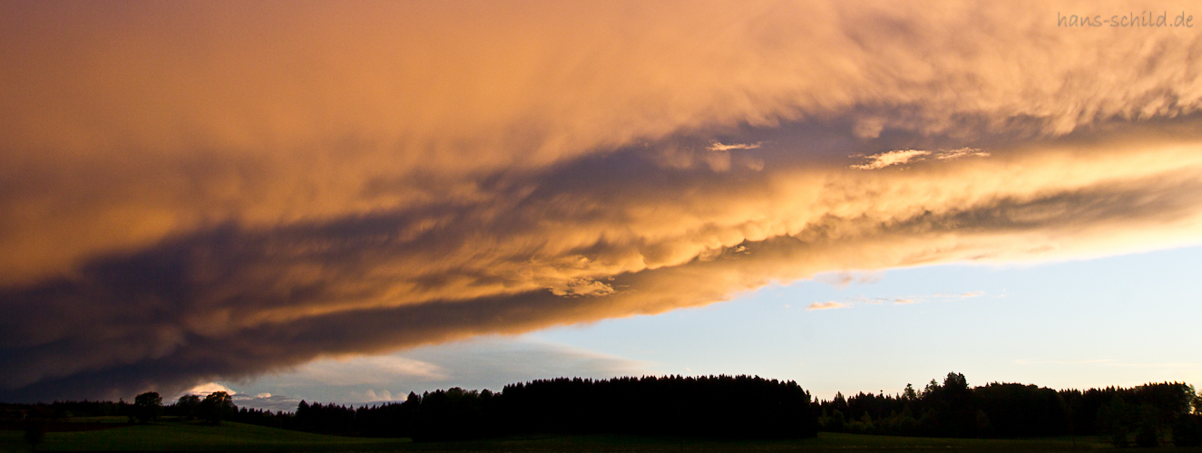 nach dem Unwetter kommt das Licht