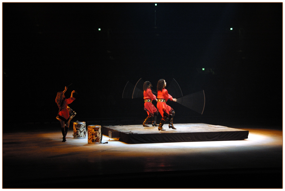 Nach den Ovationen der Zuschauer waren sie die Stars der Eisrevue in Dortmund.