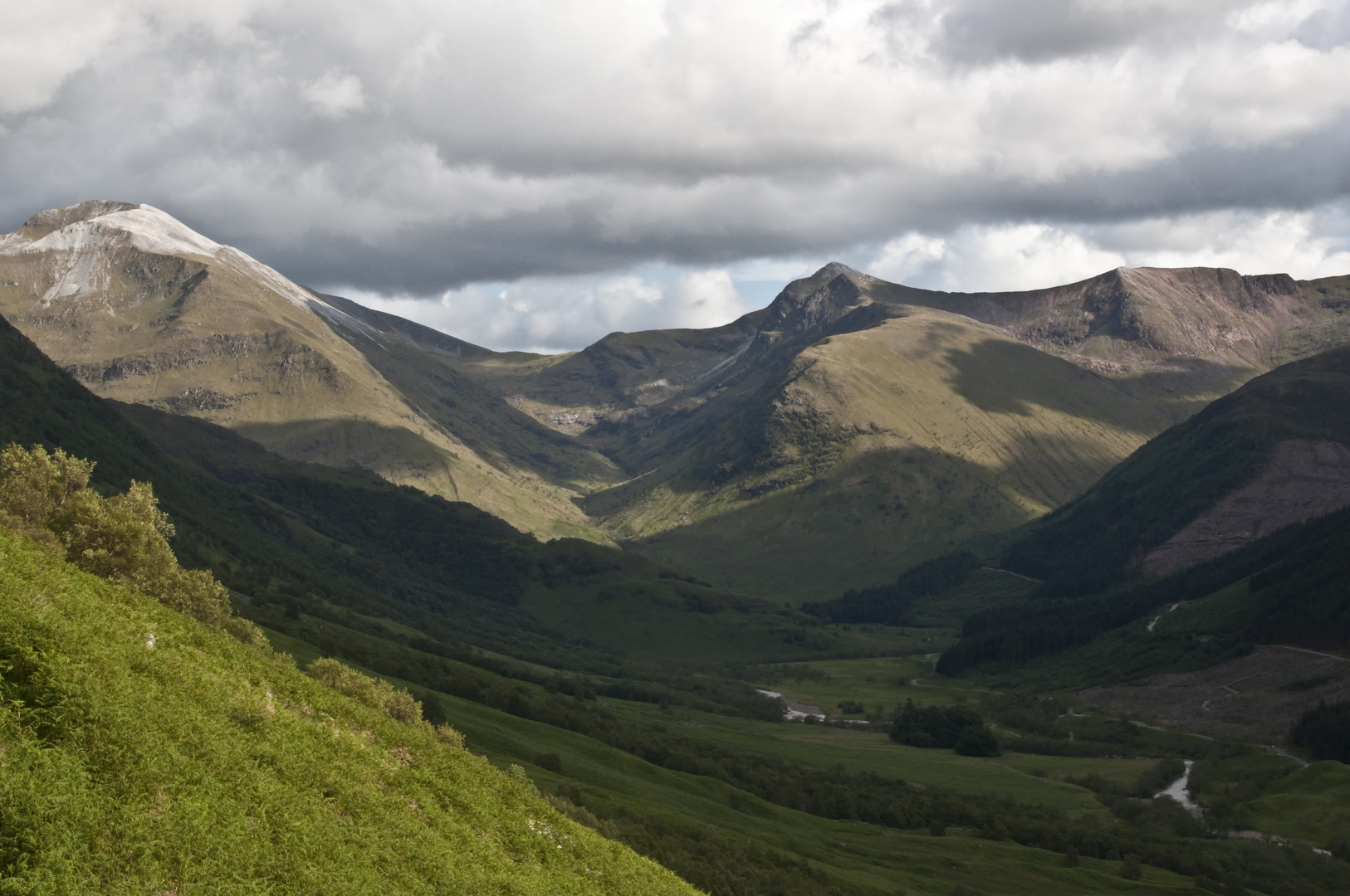 Nach einem schönen Tag wird es Abend im Glen Nevis