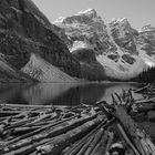 Nach einer kalten Nacht am Lake Moraine, Alberta, Canada, sw-Version