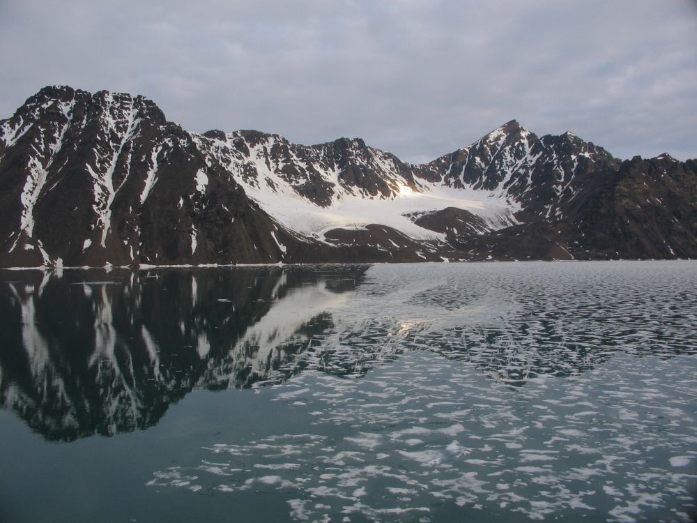 Nach Mitternacht im Kongsfjord