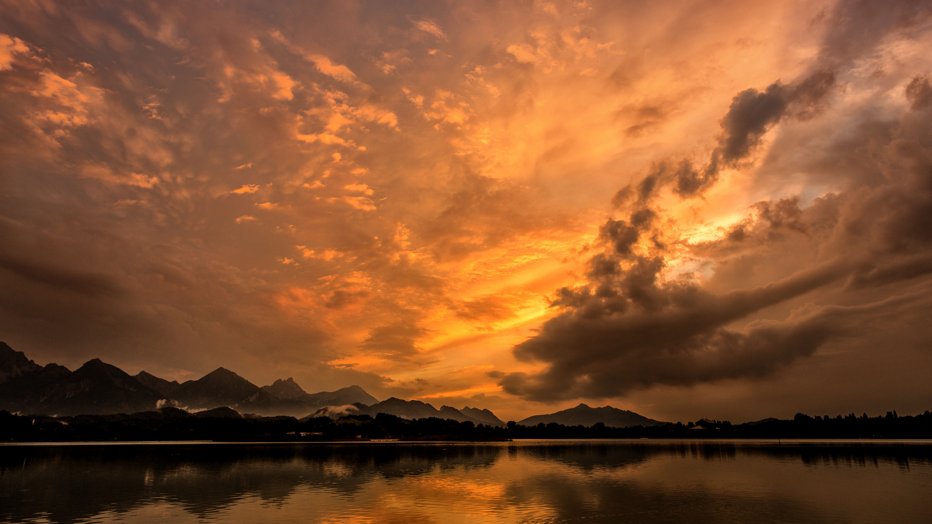 nach Sonnenuntergang am Forggense