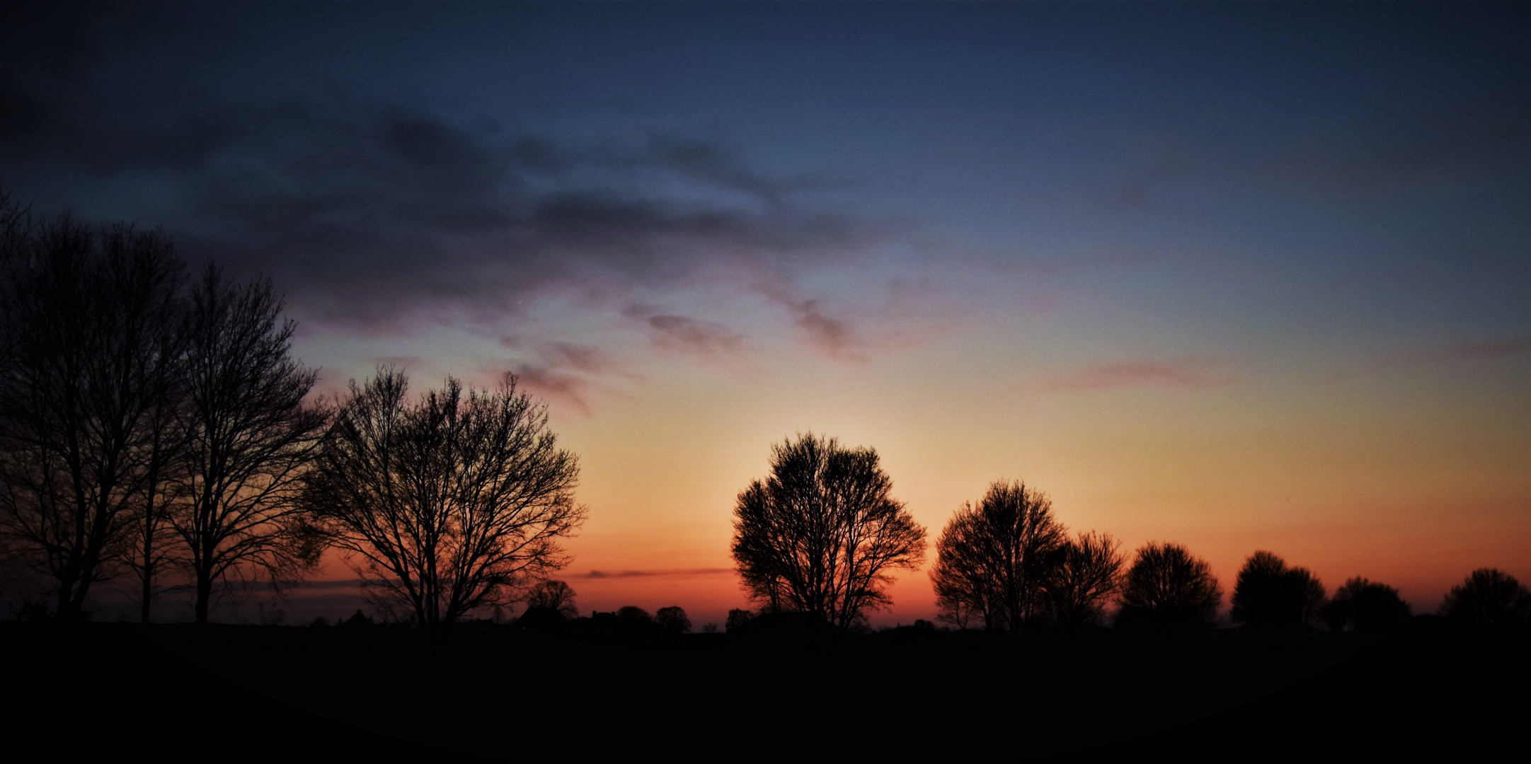 ... Nach Sonnenuntergang zeigt sich eine Farbexplosion...