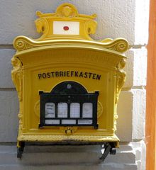 Nachbildung eines historischen Briefkastens