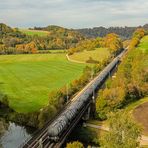 Nachdem die Altmühl-Brücke passiert ist, ...