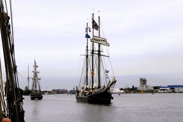 Nacheinander Richtung Seeschleuse