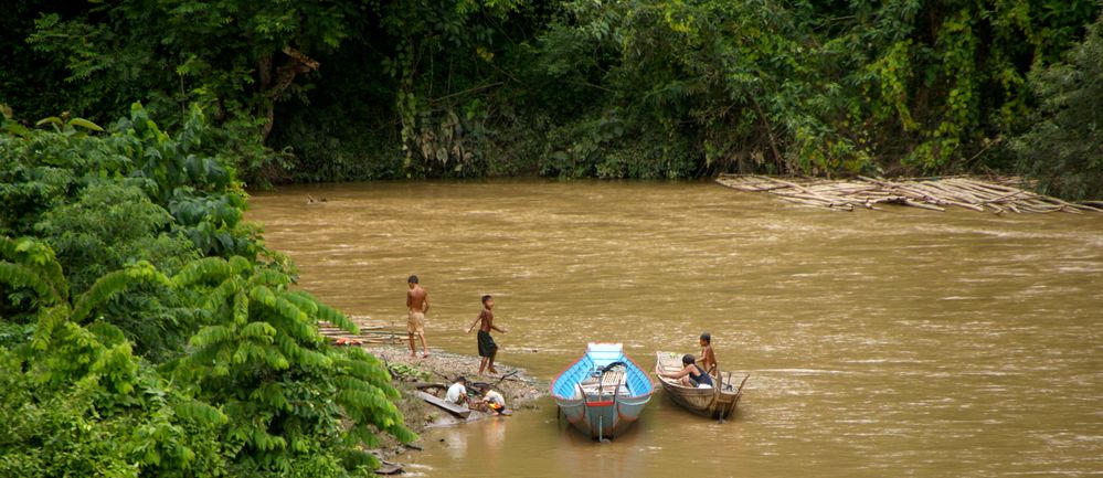 nachmittag am fluß, laos 2010