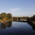 Nachmittagsstimmung in der Muldeaue: Blick zur Autobahnbrücke