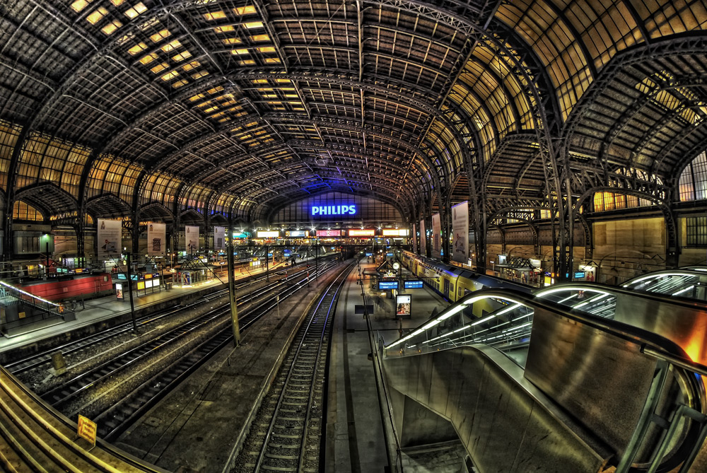 nachs im Bahnhof