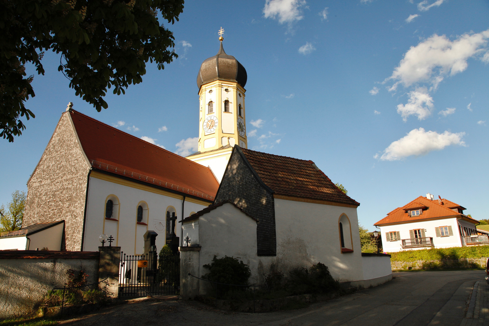 Nachschuss auf eine Pfarrkirche