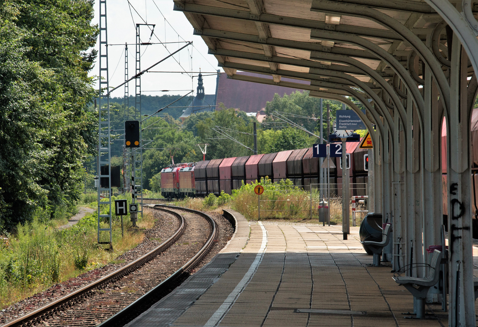 Nachschuss über den Bahnsteig...