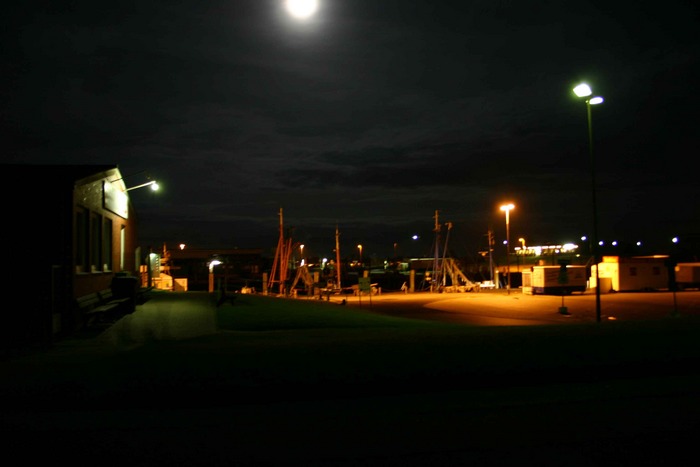 Nacht am Hafen