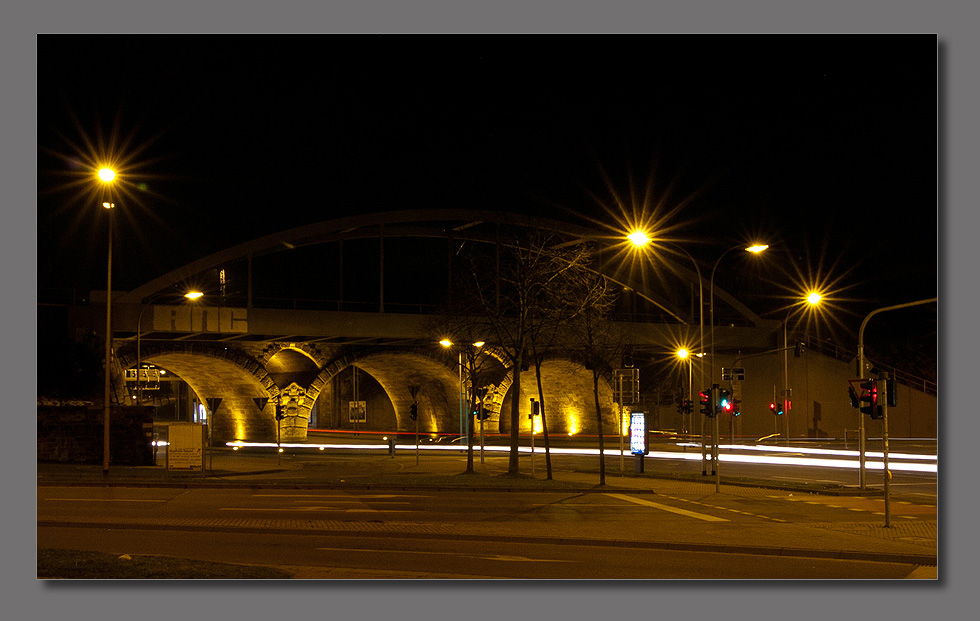 Nacht am Ludwigsbergkreisel SB