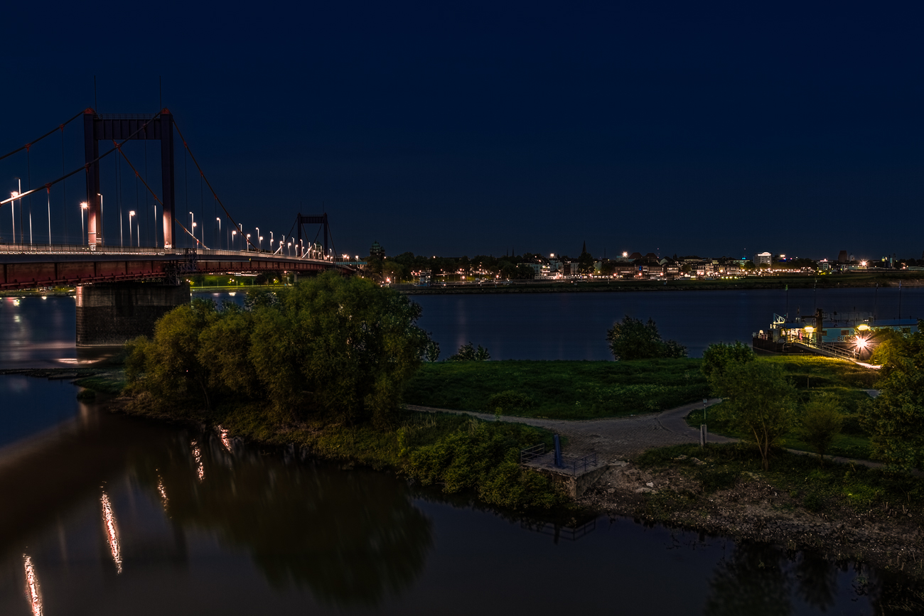 Nacht am Rhein