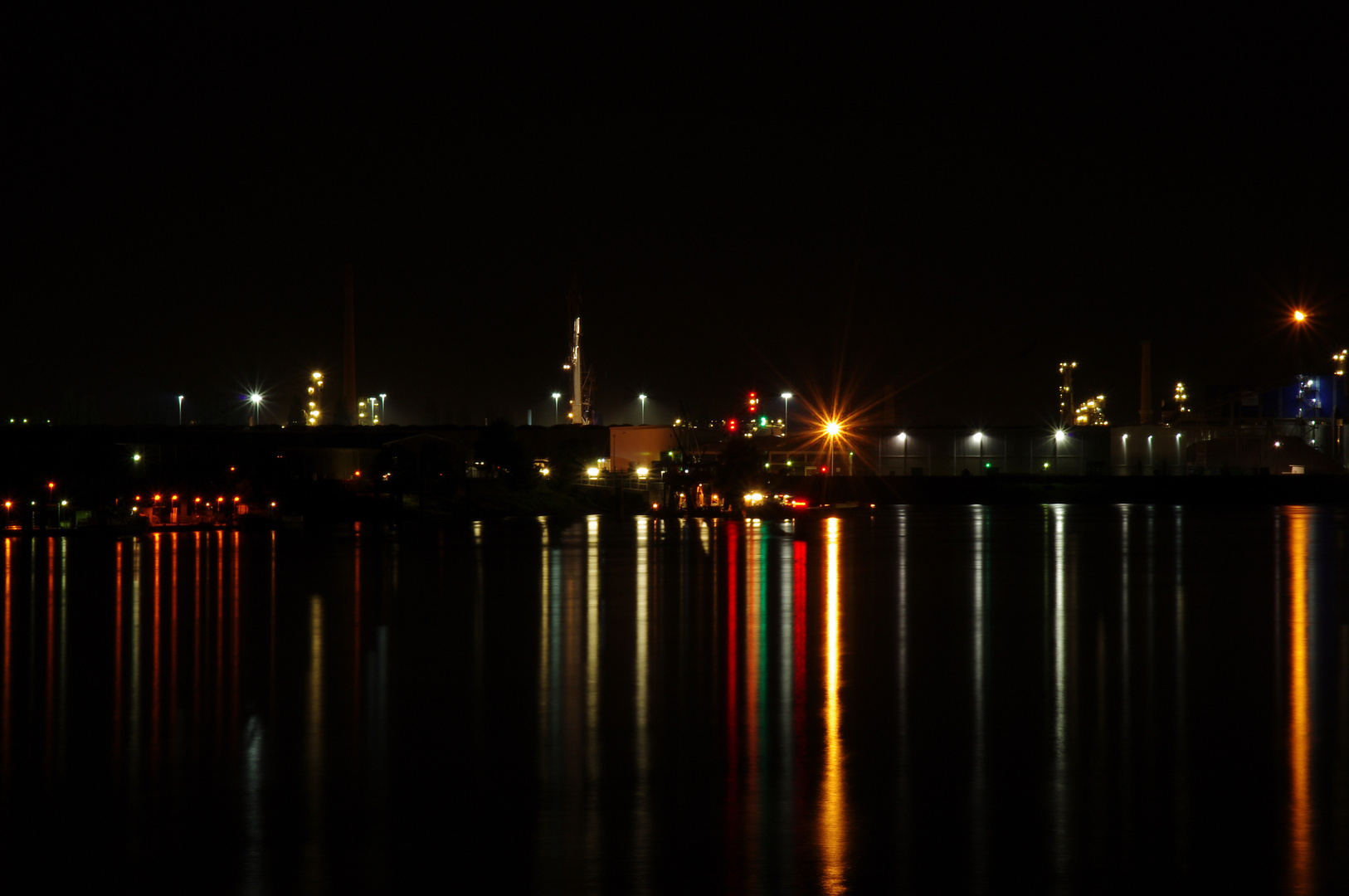Nacht an der Elbe