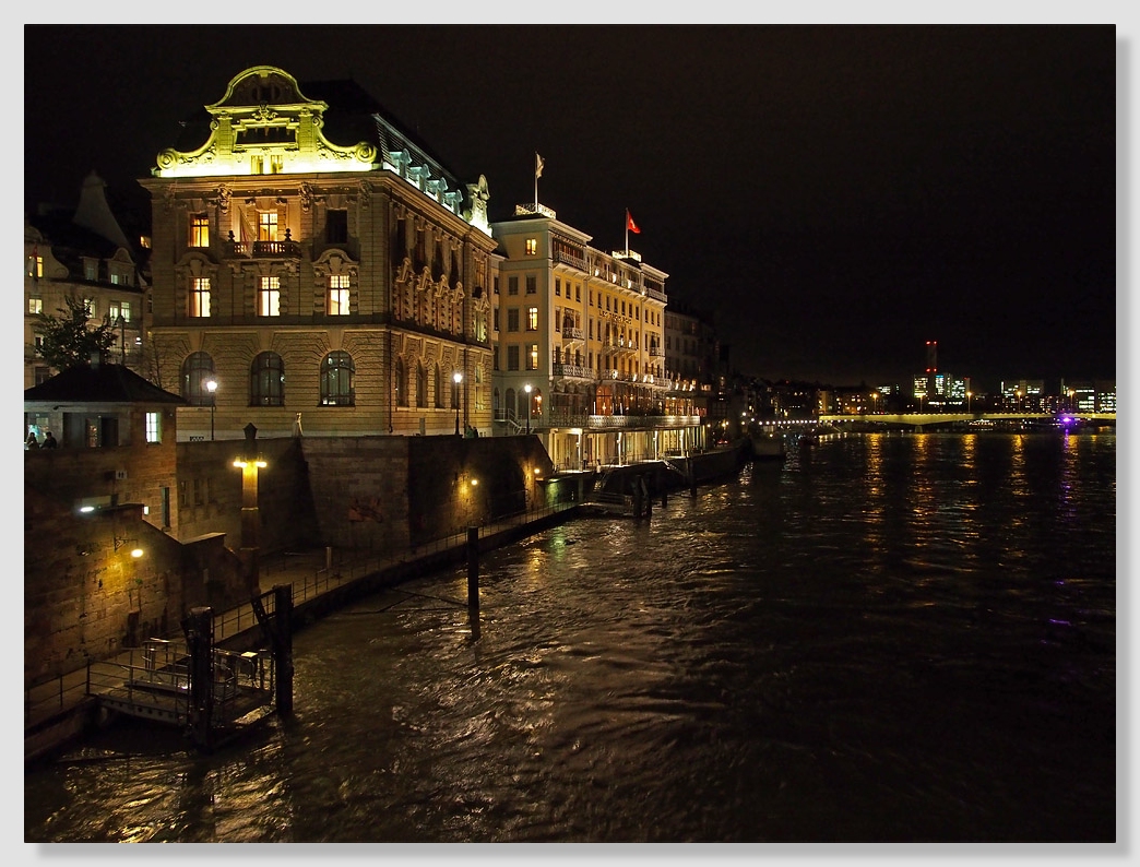 Nacht auf der mittleren Brücke