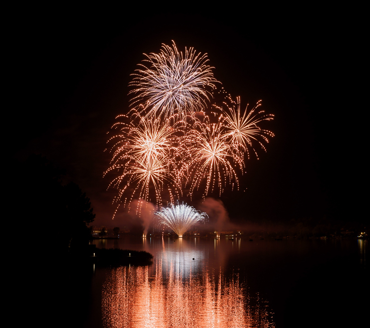 Nacht der Feuerwerke am Neufelder See - 26.05.2012