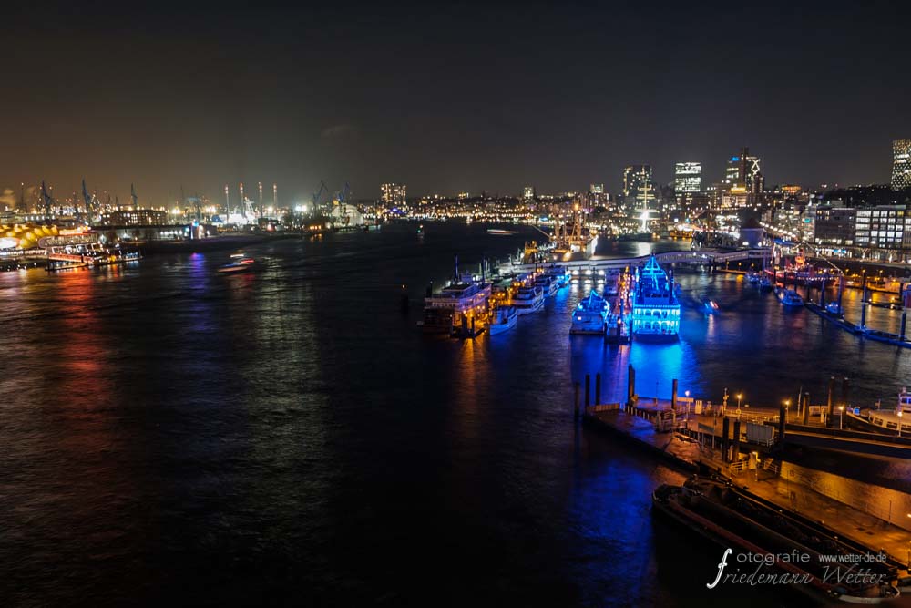 Nacht im Hamburger Hafen