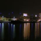 Nacht im "Neuen Hafen" von Bremerhaven.