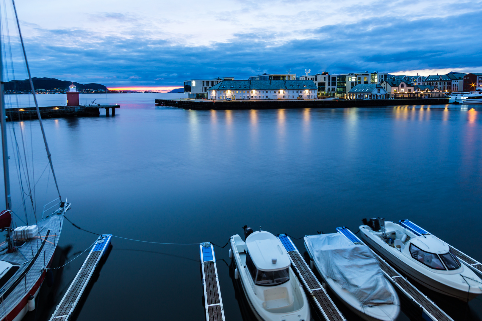 Nacht in Alesund