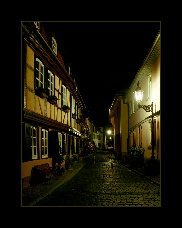 [ Nacht in der Höchster Altstadt ]