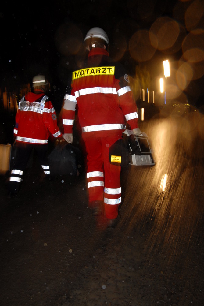 Nacht, Regen.... wie weit noch?