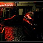 Nacht-Stadt: Das Rot des Fleischers.