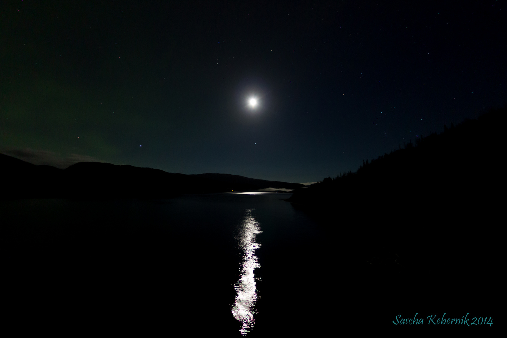 Nacht über dem Fjord