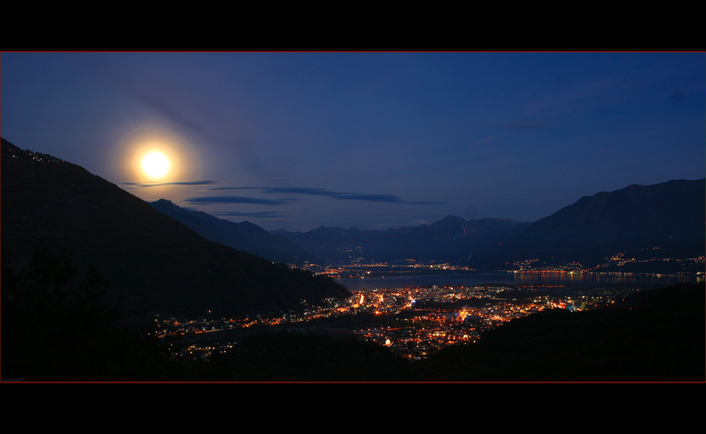 Nacht über dem Lago Maggiore