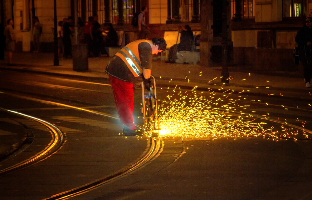 Nachtarbeit Foto & Bild | erwachsene menschen, menschen bei der arbeit ...