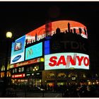 Nachtaufnahme am Piccadilly Circus in London