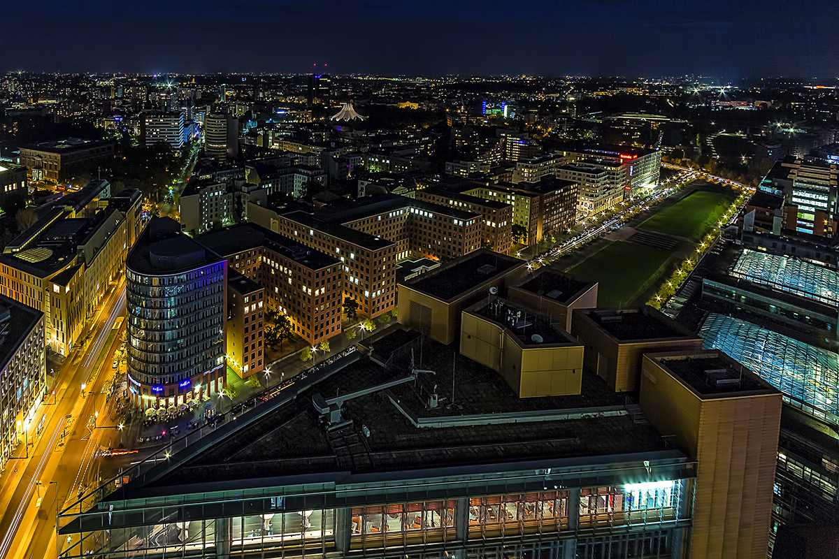 Nachtaufnahme Berlin von oben