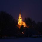 Nachtaufnahme der Cunewalder Kirche im Winter