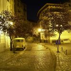 Nachtaufnahme in der Calle Paris von Santiago de Chile