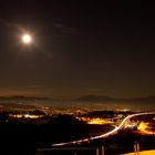 Nachtaufnahme vom Hirzel auf die Autobahn Zürich-Chur