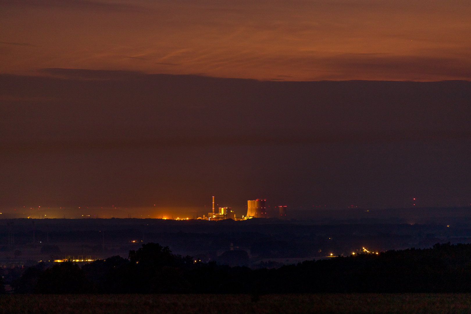 Nachtaufnahme vom Kraftwerk Hamm-Uentrop