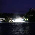 Nachtaufnahme vom Rheinfall in Schaffhausen/Schweiz 
