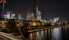 Nachtbild Frankfurt und Main mit Lichtern
